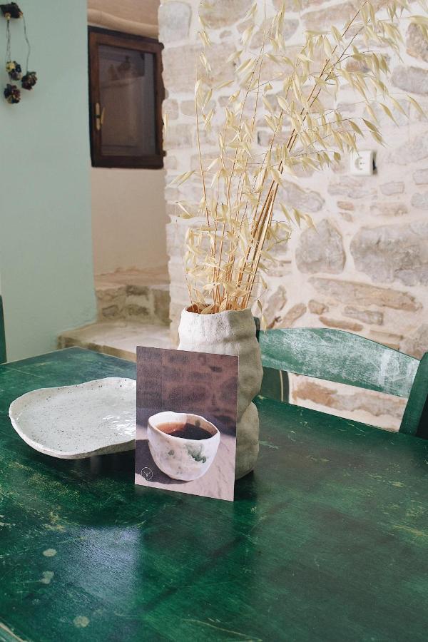Yi Artistry 1-Bedroom Medieval Holiday House Kalamoti Esterno foto