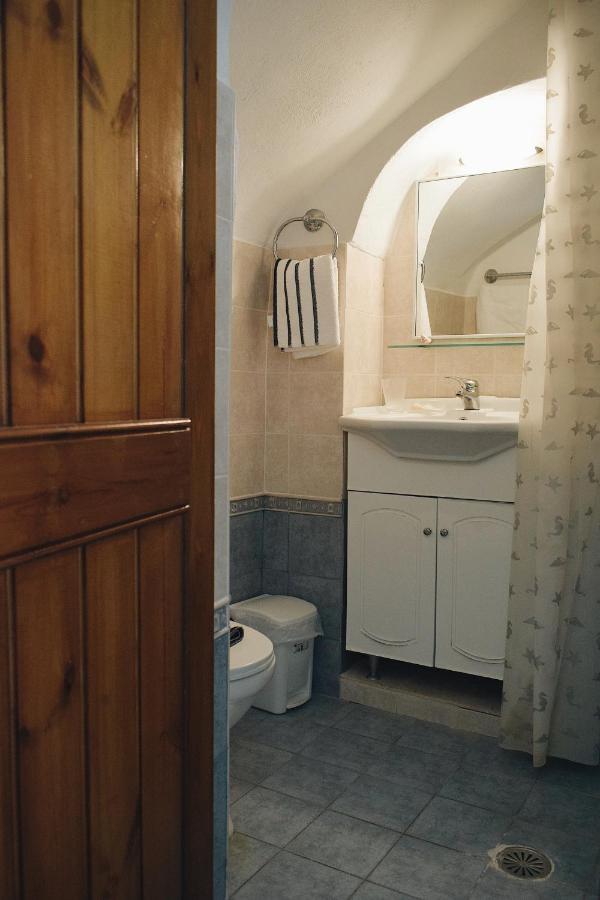 Yi Artistry 1-Bedroom Medieval Holiday House Kalamoti Esterno foto