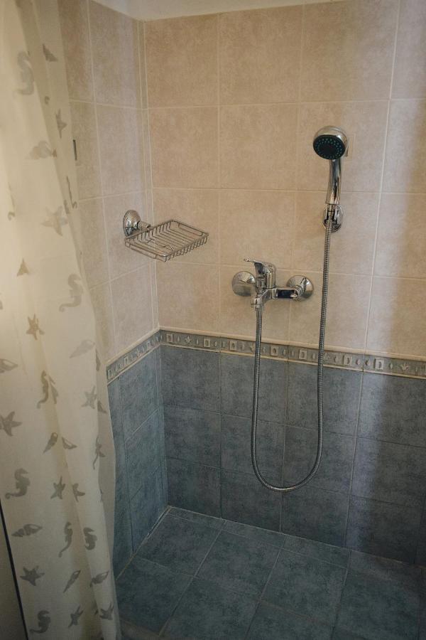 Yi Artistry 1-Bedroom Medieval Holiday House Kalamoti Esterno foto