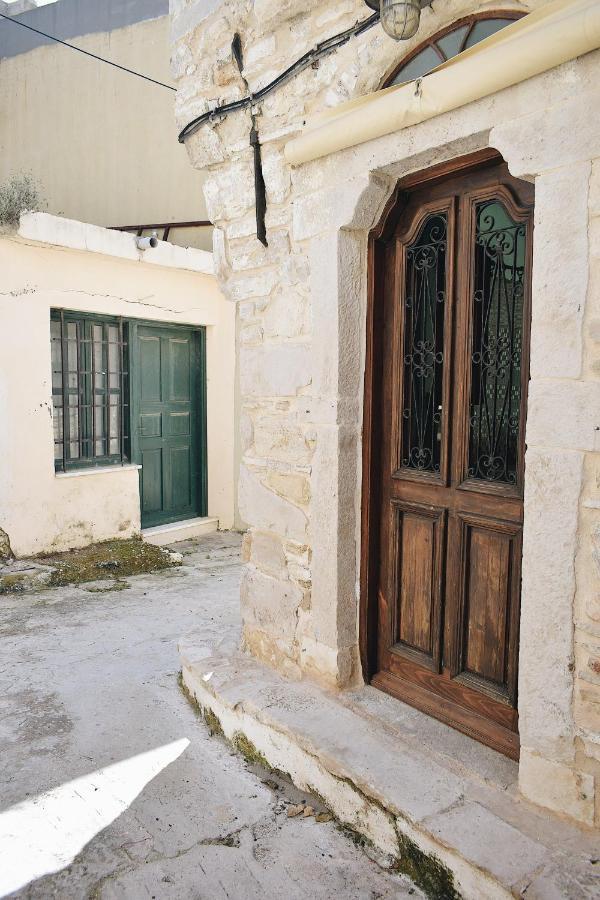Yi Artistry 1-Bedroom Medieval Holiday House Kalamoti Esterno foto